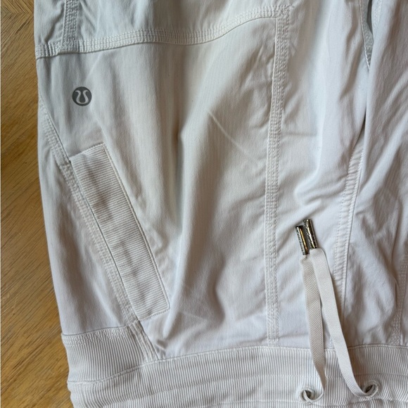 lululemon athletica Cream Cropped Cargo Pants - Picture 4 of 5
